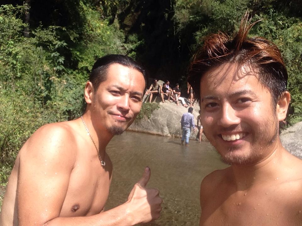 0928_滝で泳いできた2