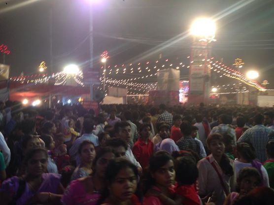 100303_祭り人ごみ